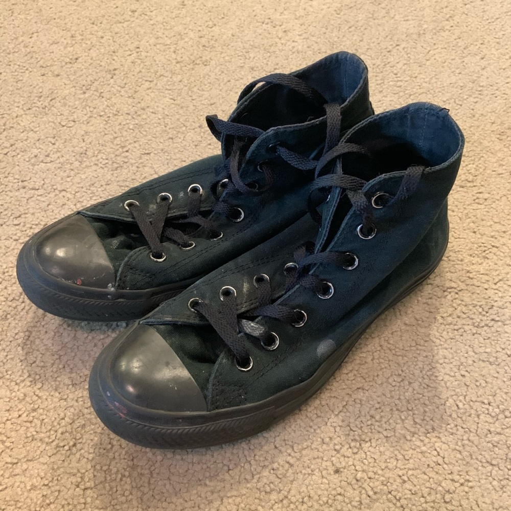 Black Converse!